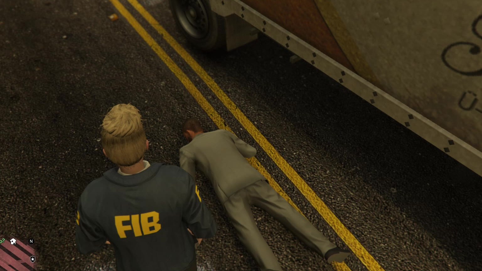 白天在LSPD 晚上再FIB